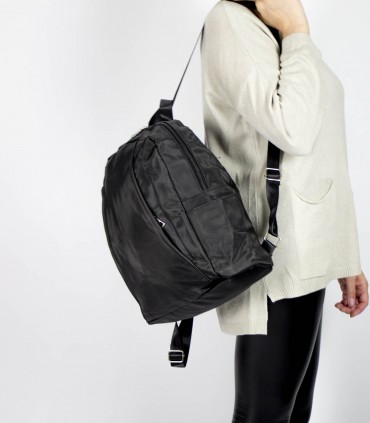 Mochila mediana negra