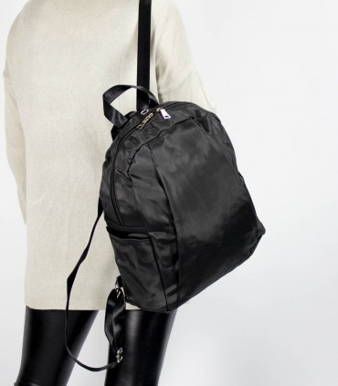 Mochila mediana negra