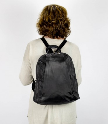 Mochila mediana negra