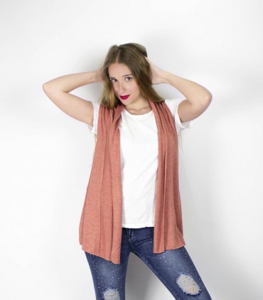 Camiseta y chaleco coral