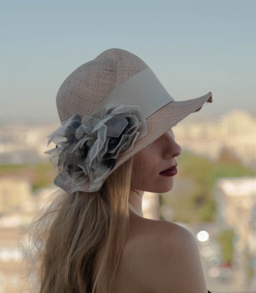 Sombrero flor gris