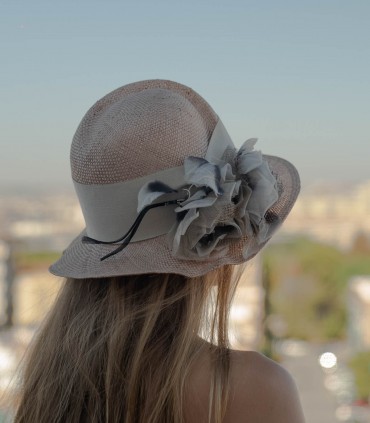 Sombrero flor gris
