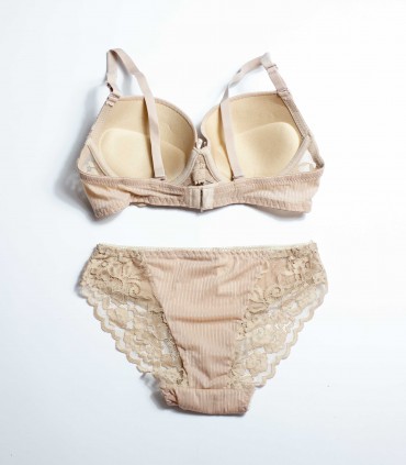 Conjunto lencería beige