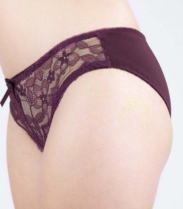 Conjunto de lencería burdeos con encaje